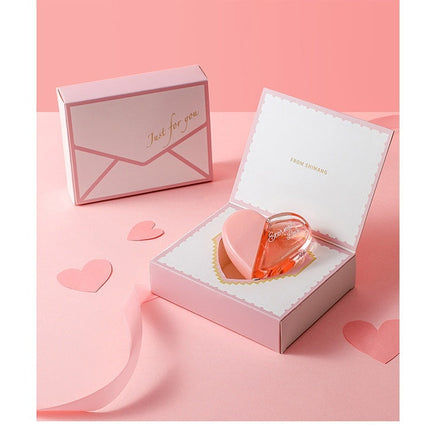 First Love Paris – The Scent of a First Glance