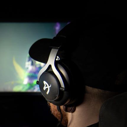 Arozzi Aria Gaming Headset with Detachable Microphone 50mm Drivers Microphone Mute Button Volume Control Aluminum Frame and 7.25 ft Braided Cable - Black