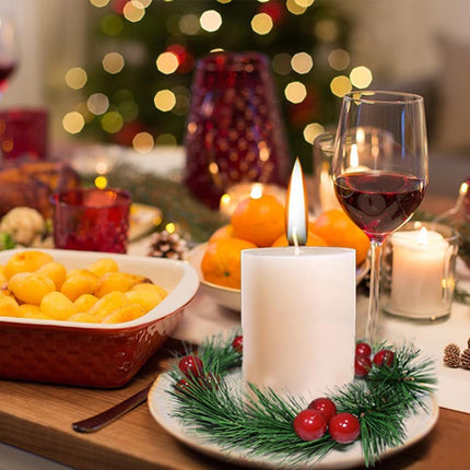 4pcs Christmas Candle Rings Wreaths Artificial Red Berries Greenery Pine Needles Garland Christmas Wreaths Candle Rings Holder for Wedding Christmas Table Centerpiece Home Dinner Table Decor