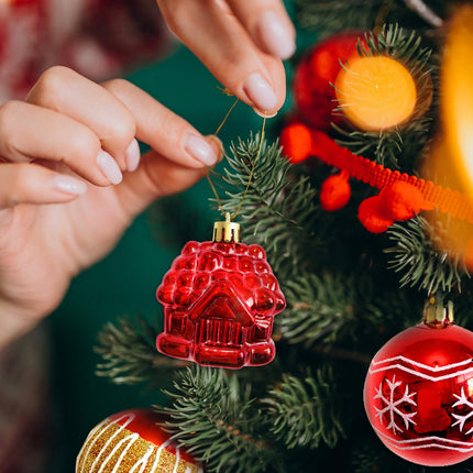 42pcs Christmas Ornament Set, Classic Red and Gold Shatterproof Decorative Hanging Balls for Xmax Tree Wreath and Garland Decoration