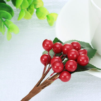 BBTO Artificial 200 Pack Holly Christmas Berries on 100 Wire Stems 8 mm Fake Berries for Christmas Tree Decorations Wreath Craft Wedding Party Favor (Red)