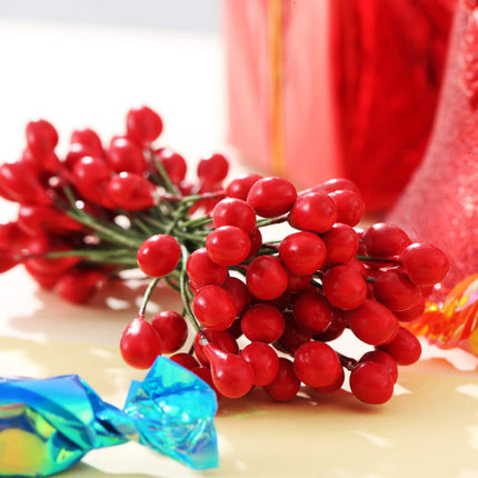 Patelai 800 Pieces Artificial Holly Berries Craft Berry Stems for Christmas Wedding Home Ornaments (Red)