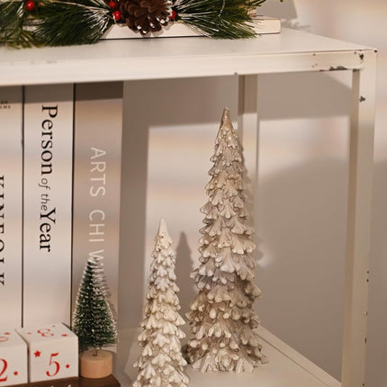 RM ROOMERS 2Pcs Resin Christmas Tree Statues, Table Top Small White Christmas Decorative Figurine Set, Indoor Artificial Xmas Tree Figurines for Desk s