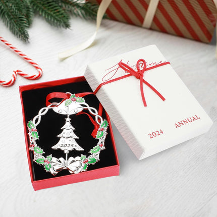 Christmas Ornament for Xmas Tree Decorations Hanging Metal Christmas Wreath with Rotatable Tree Dated Silver Holiday Decorative Ornaments Keepsake for Family Friends