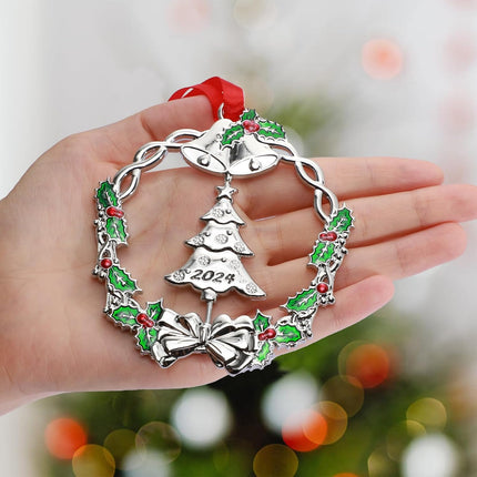 Christmas Ornament for Xmas Tree Decorations Hanging Metal Christmas Wreath with Rotatable Tree Dated Silver Holiday Decorative Ornaments Keepsake for Family Friends