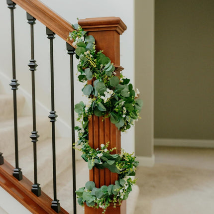CQURE 8Pcs Eucalyptus Garland,Artificial Eucalyptus Leaves Table Greenery Garland Wreath Vines for Wedding Party Table Bedroom Wall Decor