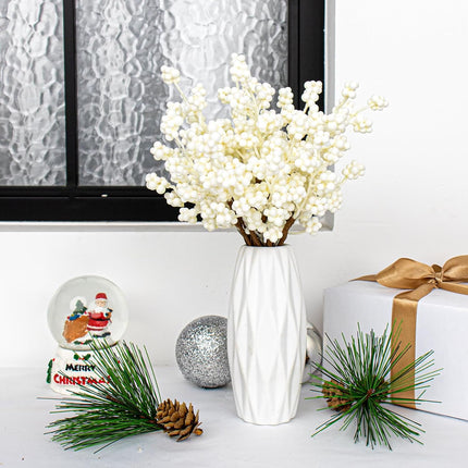 40 PCs White Christmas Picks 6.5 Inches Christmas Tree Stems White Berry Stems for Winter Craft Vase DIY Wreath Tree Table Floral Arrangement