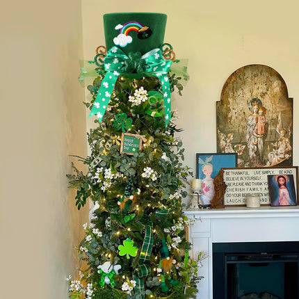 CiyvoLyeen St. Patrick Day Tree Topper Hat Large Green Velvet Hat Leprechaun Top Hat for Christmas Tree Decor Green Shamrock Bowknot Irish Home Decor Wreath Attachment Idea