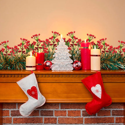 GWHOLE 4PCS Red Berry Stems, Christmas Holly Berries Picks Red Berries Decor for Christmas Tree DIY Crafts Wreath Garland Vase Fillers Holiday Planter Decorations (300 PCS Berries)
