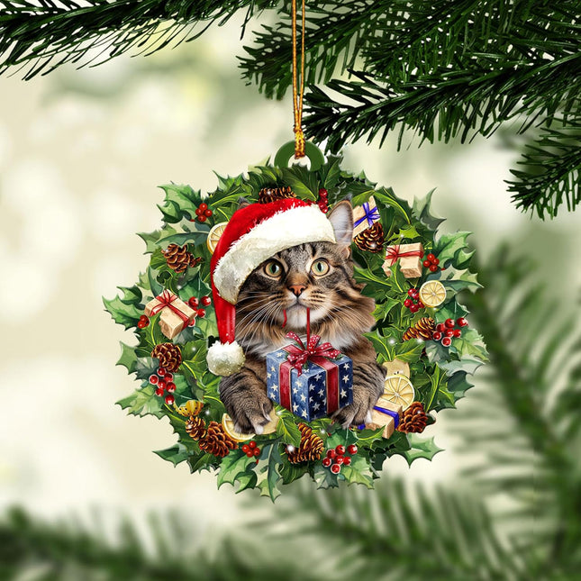 Talataca Maine Coon Cat 2D Flat Christmas Ornament, Gato Maine Coon Wearing A Christmas Hat Wreath Pine Tree Decor, Hanging House Charm Eve Keepsake, Car Rear View Mirror Accessories, Xmas