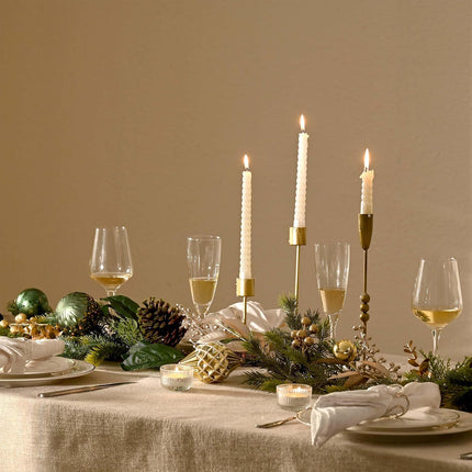 Decorbyhannah Christmas Garland with Lights, 6ft Lighted Artificial Greenery Garland Christmas Decorations with Pinecone and Green Gold Ornaments, Battery Operated Christmas Garland Indoor for Mantle