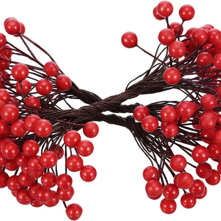 BBTO Artificial 200 Pack Holly Christmas Berries on 100 Wire Stems 8 mm Fake Berries for Christmas Tree Decorations Wreath Craft Wedding Party Favor (Red)