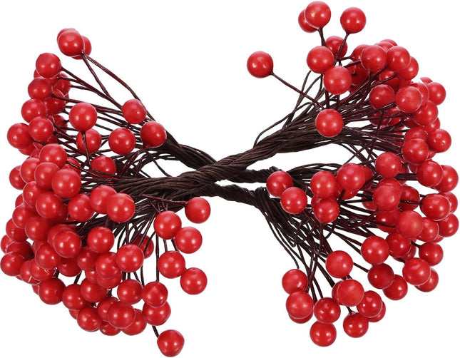 BBTO Artificial 200 Pack Holly Christmas Berries on 100 Wire Stems 8 mm Fake Berries for Christmas Tree Decorations Wreath Craft Wedding Party Favor (Red)
