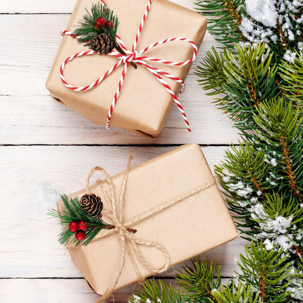 30 Pieces Christmas Artificial Pine Needle Artificial Pine Stems and 2 Pieces Hemp Rope for Xmas Party Wrapping Decor Wreaths Arrangement Tree Ornaments Wedding Supplies (Red)