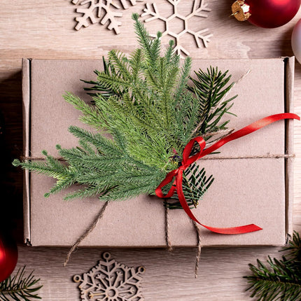 Yunlly 80 Pcs Christmas Artificial Pine Needle Branches 4 Styles Garland Greenery Plant Winter Fake Stems Xmas Tree Picks for DIY Wreath Centerpiece Vast Home Winter Wedding Party Decoration(Classic)