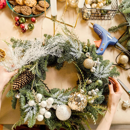 SNAIL GARDEN 24Pcs 12.8"/32.5CM Artificial Snowy Pine Needles Branches, Xmas Pine Picks Pine Twigs,Fake Winter Pine Tree Pick,Christmas Wreath Making Supplies for DIY Christmas Tree Decor
