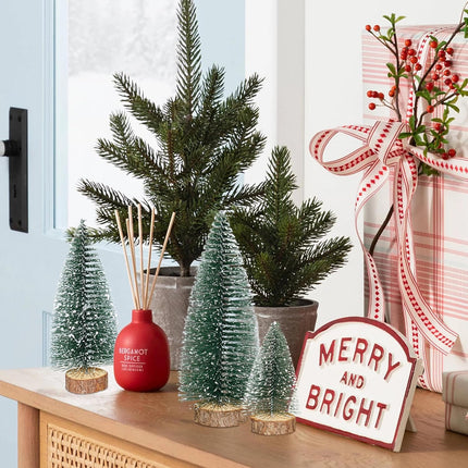Mini Christmas Trees Christmas Decorations, 8Pcs Tiny Artificial Christmas Tree with Wooden Base, Bottle Brush Trees Christmas Table Decor for Christmas Decor Christmas Party Home