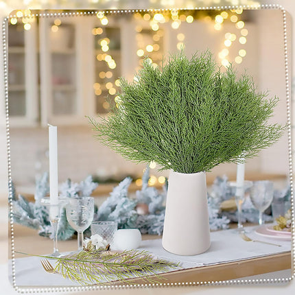 100 PCS Artificial Pine Branches Faux Pine Sprigs Leaves Christmas Decoration Fake Christmas Greenery Stems Plastic Pine Picks -for DIY Craft Festive Home Decor(Green-100PCS)