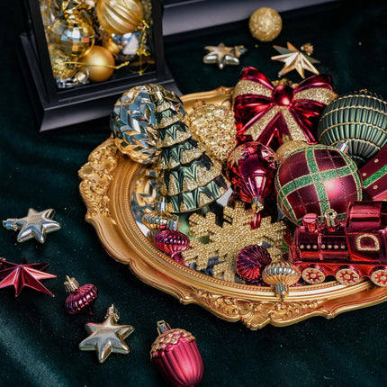 82pcs Christmas Balls Ornaments Set, Delightful Classic Set Set, Shatterproof Plastic Decor for Xmas Tree Holiday Wedding Party Decorations with Hanging Strings,Gold,Red and Green