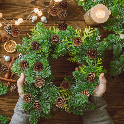 100 Pack Pine Cones, Mini Natural Pine Cones for Christmas Tree, 1.18 in Pine Cones for Crafts, Mini Pinecone Ornaments, Christmas Wreath Craft, Winter Decorations for Home Fall Decor Vase Filler