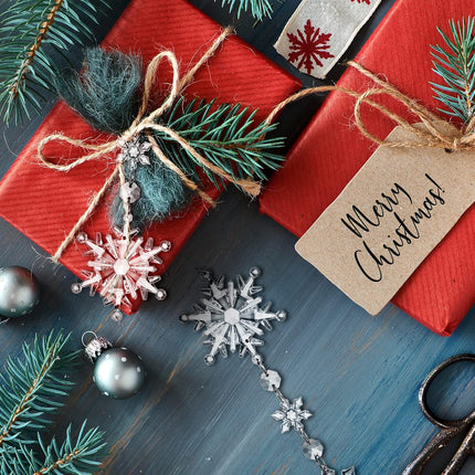 Karenhi 4 Pcs 13 Feet Clear Snowflake Garland Hanging Christmas Acrylic Snowflake Ornaments with Bead Hanging Crystal Garland Snowflake Garland for Christmas Tree Wedding Winter Xmas Party Supplies