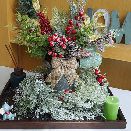 Winly 2 Pcs Artificial Snowy Cedar Garland with Pine Cones and Red Berries Christmas Greenery Garland 6 Ft Christmas Wedding Winter Holiday Party Table Runner Mantle Seasonal Centerpiece Decoration