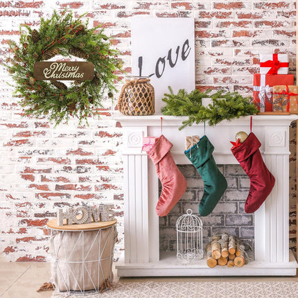 22 inch Artificial Christmas Wreath with Pine Cones and Needles for Indoor Outdoor Holiday Home Decor